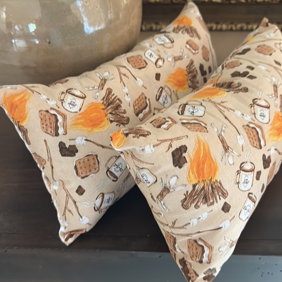 S’mores patterned mini pillows - Picture 2 of 5